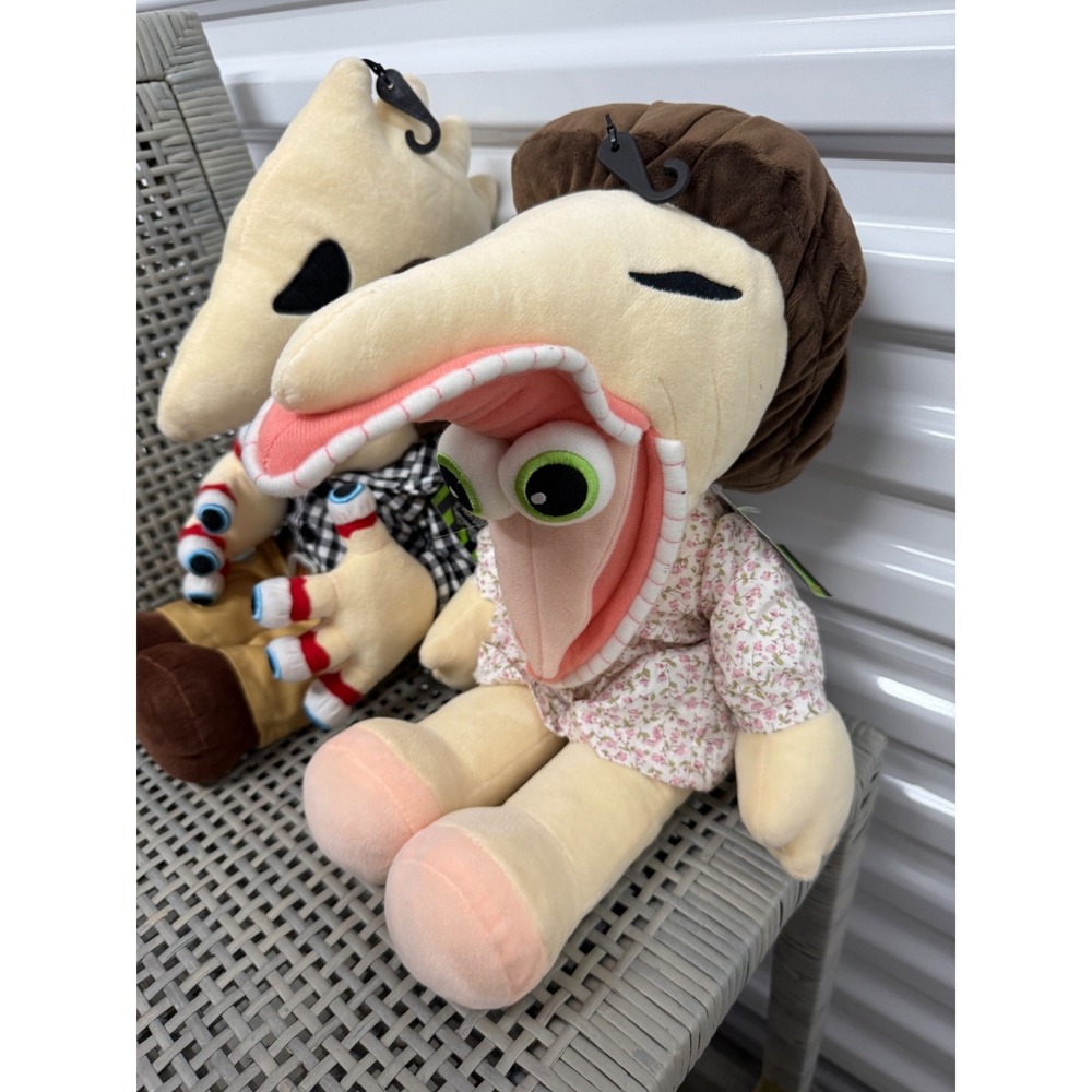 Beetlejuice Adam & Barbara Collectible VHTF Plush Set Spirit Halloween Exclusive - Picture 3 of 5